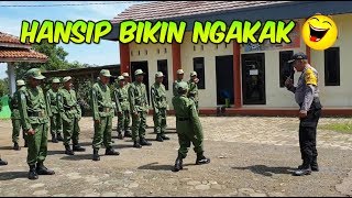 Bikin Ngakak - Lucunya Hansip Saat Belajar Baris-Berbaris