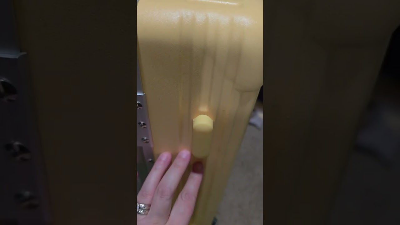 01.23.16 - Unboxing the Nobl Carry-On Suitcase