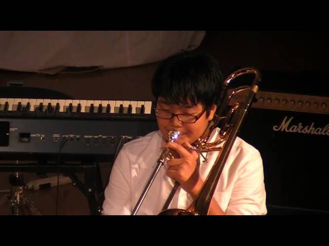 Guarda YIS Middle School Concert 2013 su YouTube Guarda YIS Middle School Concert 2013 su YouTube