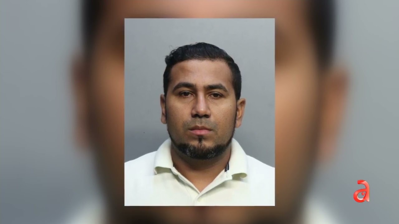 americateve | Miami: arrestado por bañar a su hijastra sin permiso de la madre. Lo acusan de abuso sexual