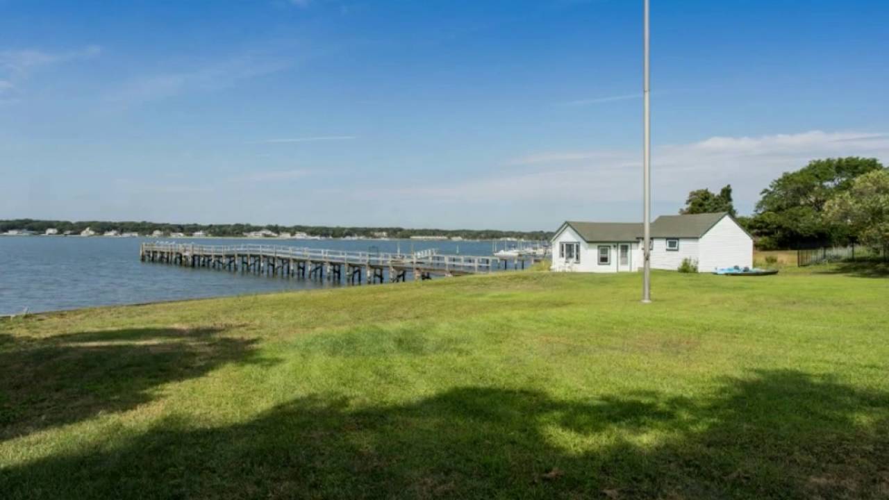28 Rampasture Road, Hampton Bays, NY 11946 YouTube