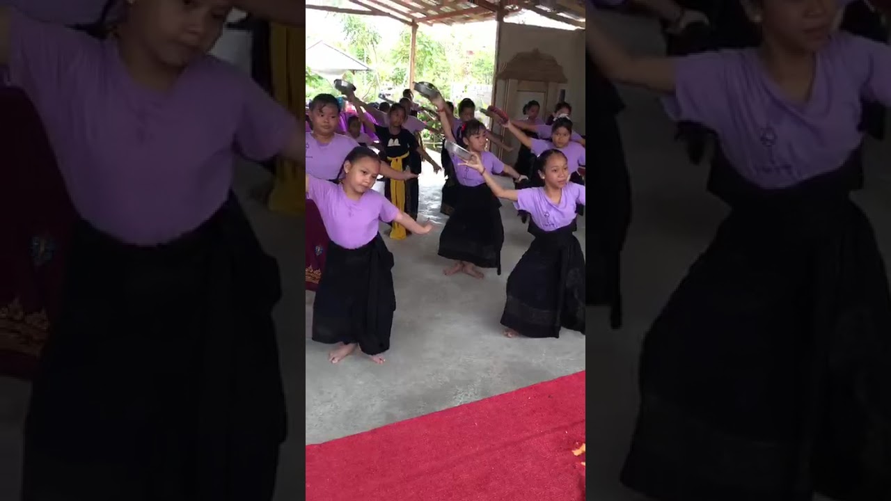 Latihan menari generasi penerus daerah transmigrasi sulawesi tengah