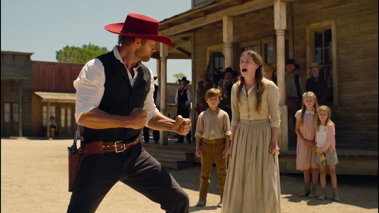 Муж б#л её за бездетность — пока вдова с тремя детьми не подарила ей новый дом…