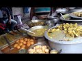 Kolkata people enjoying lunch thali at kolkata street food stall