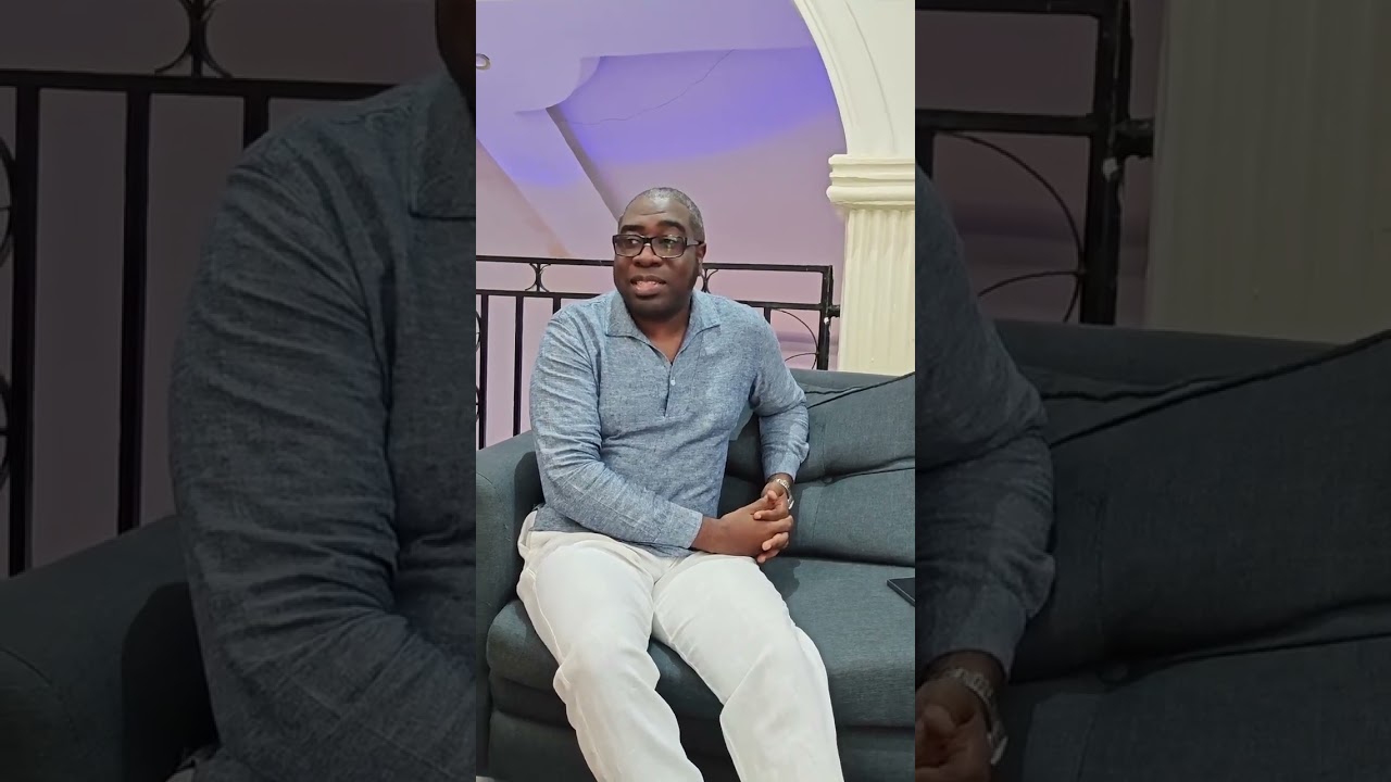 Папа Юрик Кина предупреждает всех наемников, находящихся рядом с папой Зако и премьер-министром Т...