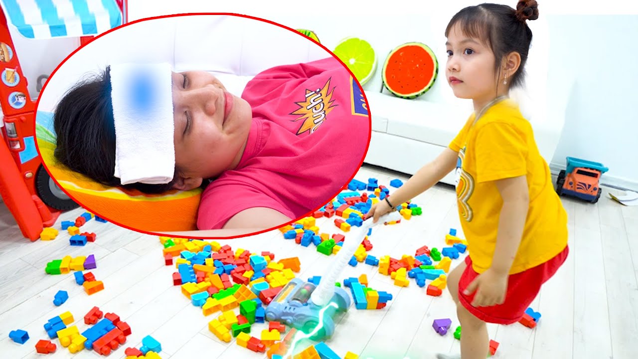 Today Bong Baby Becomes a Little Doctor to Take Care of Mommy And help Clean The House