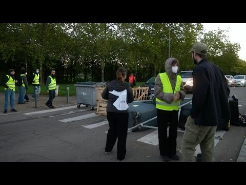 Yellow Vests block road in Rennes as cost-of-living protests get underway in France | AFP