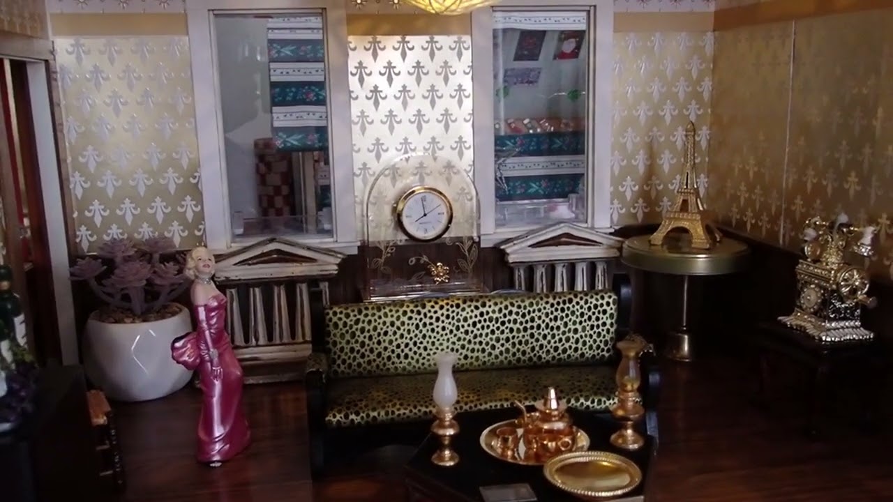 HUBBY RATES MY MARILYN MONROE DOLLHOUSE CREATION