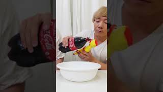 びっくりチキンの中でメントスコーラしてみたww #shorts