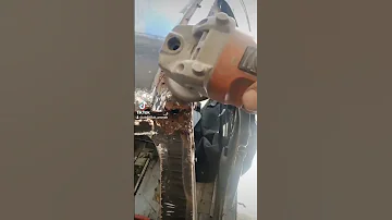نحن اليمين انتم شمال 