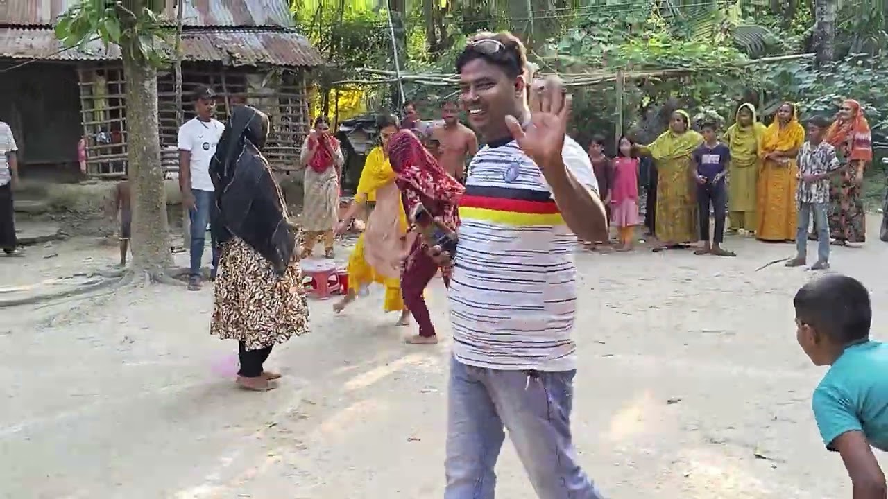 গিরামে একটি ঐতিহাসিক খেলা। খেলাটির নাম হলো: বেলুন ফাটানো। বিস্মারক। রেজাউল ফানি হান্ড্রে।#reels 