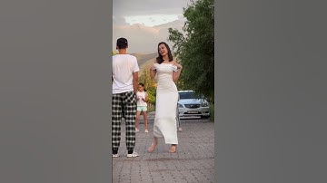 Aruzhanm | 3 Kazakh sisters #aruzhanm #dance #blogger