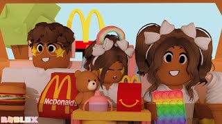 Our Family's CHAOTIC Daily Routine! *WORKING Parents, SCHOOL, FIGHTS* Roblox Bloxburg Roleplay