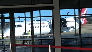 QantasLink dash 8-400 landing at Bendigo after a flight from Sydney