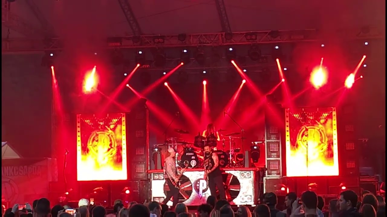 Tankcsapda - Ezen a földön