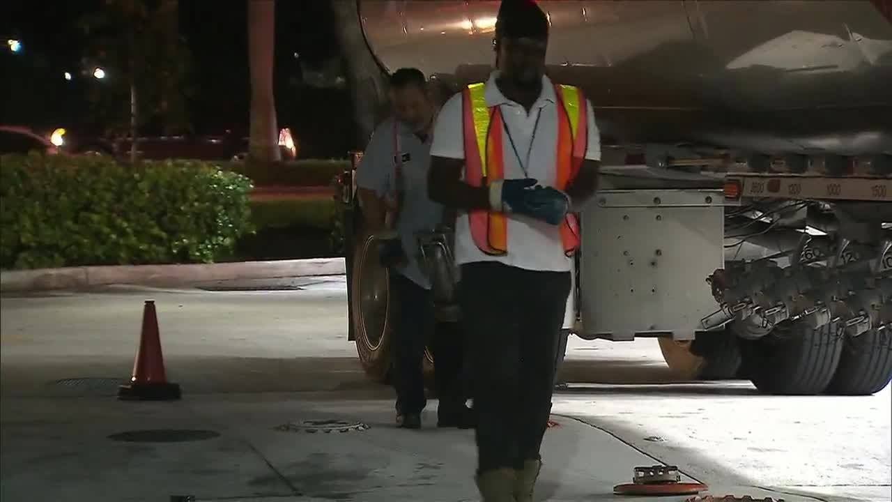 Mobil gas station manager says Miramar location will receive gas steadily throughout day