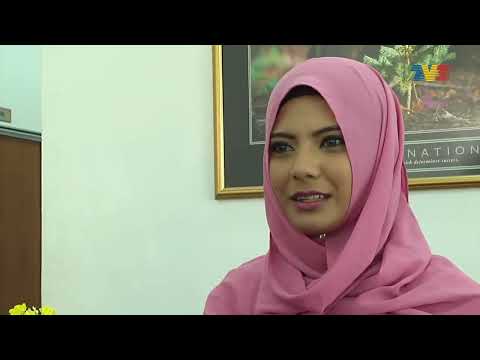 [CLIP] Hajah Heathrow Kembali: Ep 6 - Aduh Percaya Sangat La Juriah Dekat Si Zakiah Tu | Tonton