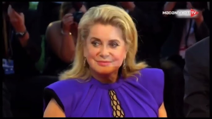 Yosh qizlarning yalang dumbalarining fotosuratlari Yoyilgan mushuklarning porno suratlari