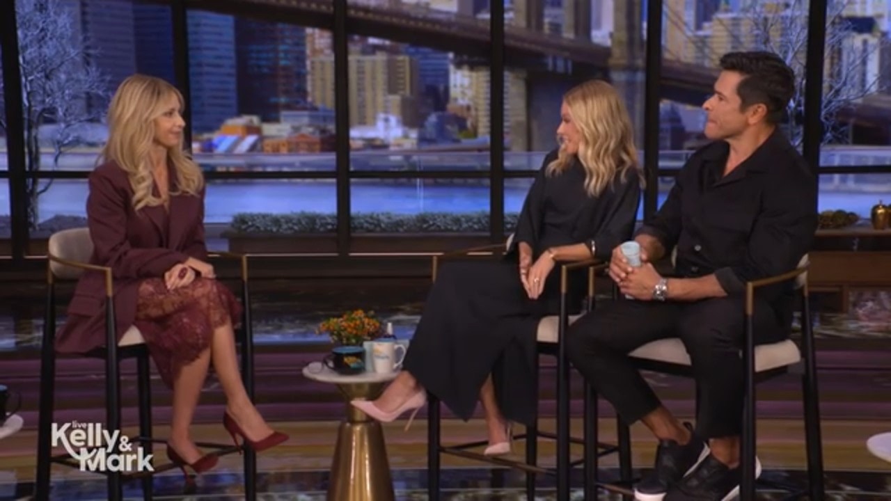 Sarah Michelle Gellar Gets Feedback from Her Daughters as a Judge on "Star Search"