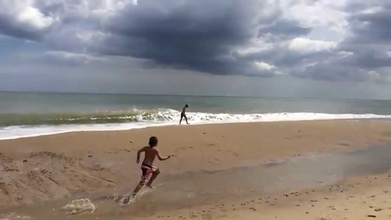 how to play bass to any song Running by 