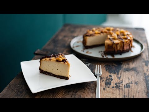 Vegan Snickers Cheesecake (Gluten- & Sugarfree)