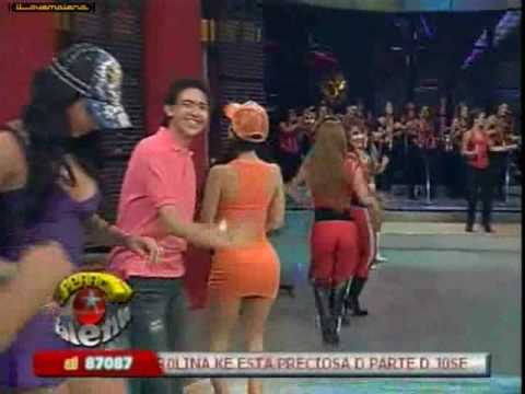 Malena Esquer mini vestido naranja con gorra - YouTube
