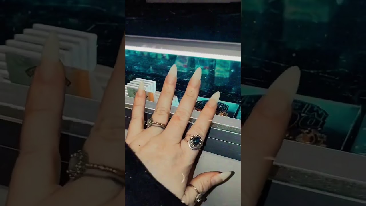 Just some nailsch. 💅🏻