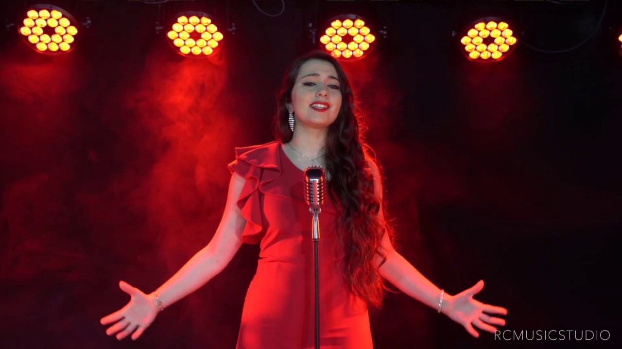 Ana Muñoz ( Cover ) Me quedo contigo - Los Chunguitos - YouTube