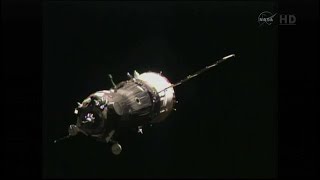 Soyuz TMA-15M Docking (time lapse)