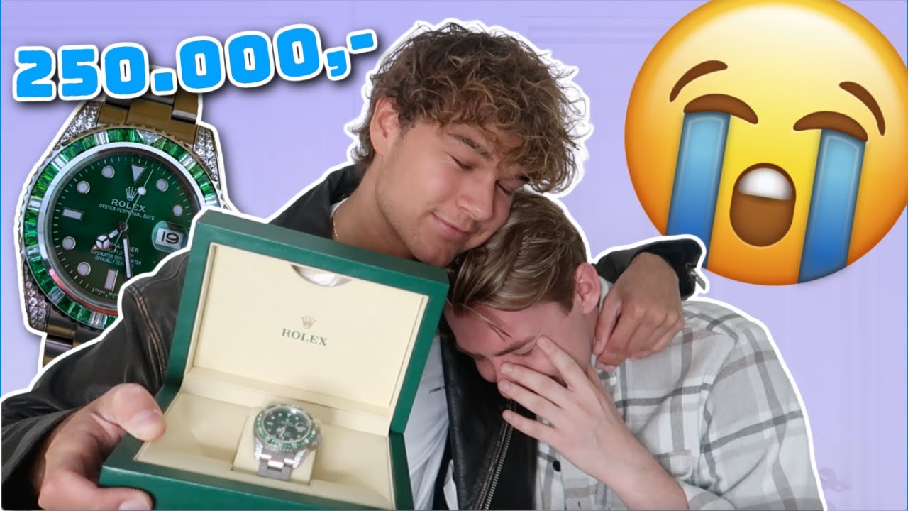 GIVER MADS ET ROLEX UR TIL 250.000 KR! (fake Rolex prank)