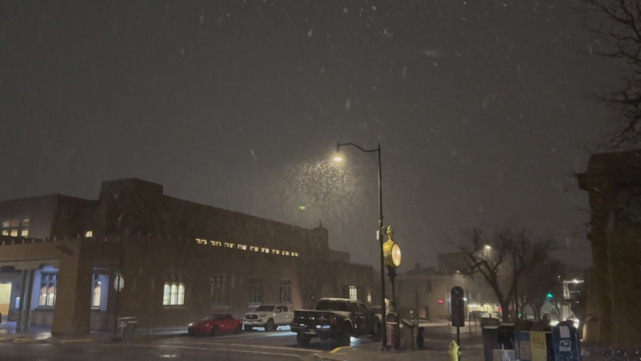 Powerful winter storm brings snow and graupel to New Mexico - YouTube