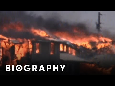 The Waco Siege: How It Ended in Flames | Full Documentary | Biography