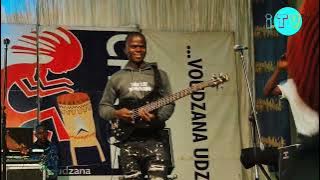 Tongai Obert Moyo Jnr Young Bass Guitarist🎸 Shocked Fans Achidzorera maBass aSpencer paAquatic💥💥🎸