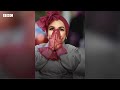 عندما رأتني صرخت وخافت وقفزت من مكانها