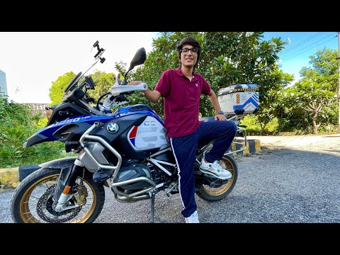 Riding BMW GS 1250