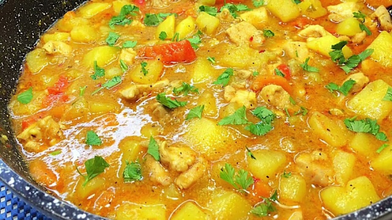 ВКУСНЕЙШАЯ ТУШЕНАЯ КАРТОШКА С КУРИЦЕЙ НА СКОВОРОДЕ. Рецепт из картошки и курицы в одной сковороде!