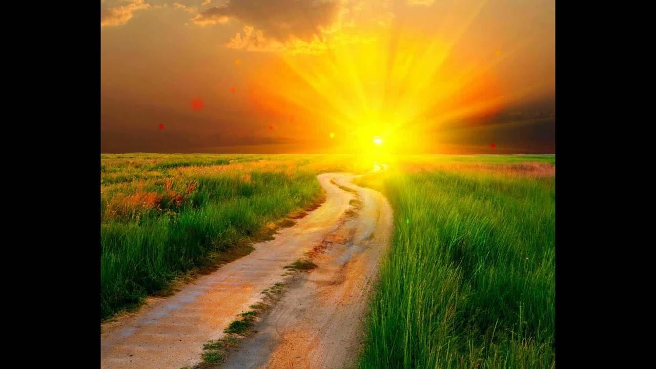 расставание на закате. лестница к солнцу. человек идущий к свету картинки. свет в конце тоннеля. дорога к свету.