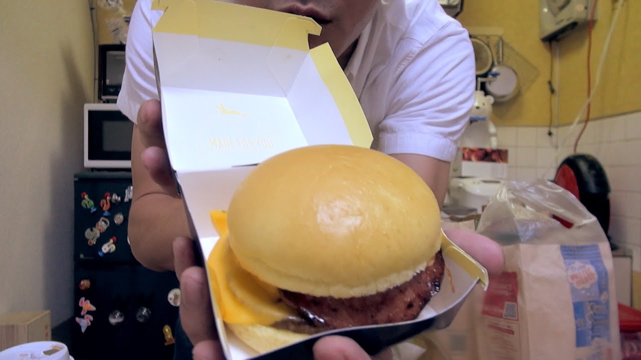 凄い丸い 満月チーズ月見バーガーと普通の食べ比べてみた そしてシャイボーイの失敗しない告白方法大公開 Youtube 凄い丸い 満月チーズ月見バーガーと普通の食べ比べてみた そしてシャイボーイの失敗しない告白方法大公開 Youtube