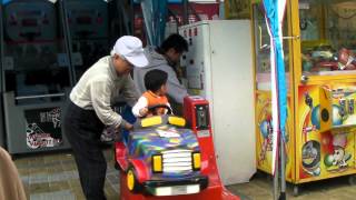20110331 06 爸爸陪小星星玩搖搖車 高質量及大小