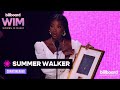 Capture de la vidéo Summer Walker Accepts The Chart Breaker Award At The 2022 Billboard Women In Music Awards