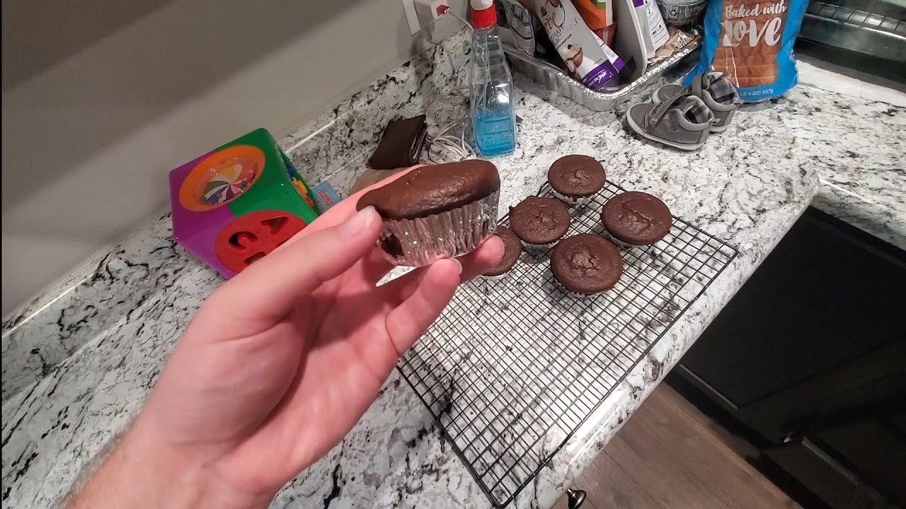 Low carb chocolate cupcakes