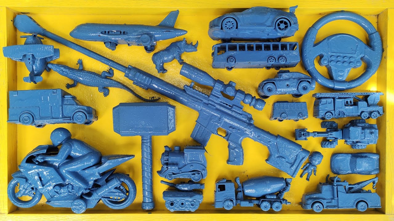 Membersihkan Mainan Mobil Balap, Truk Molen, Motor Balap, Kereta Api, Ambulance, Tank Baja, Bus