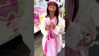 Caeli's adventure to the #HelloKitty Cafe Truck ! 😻🚚