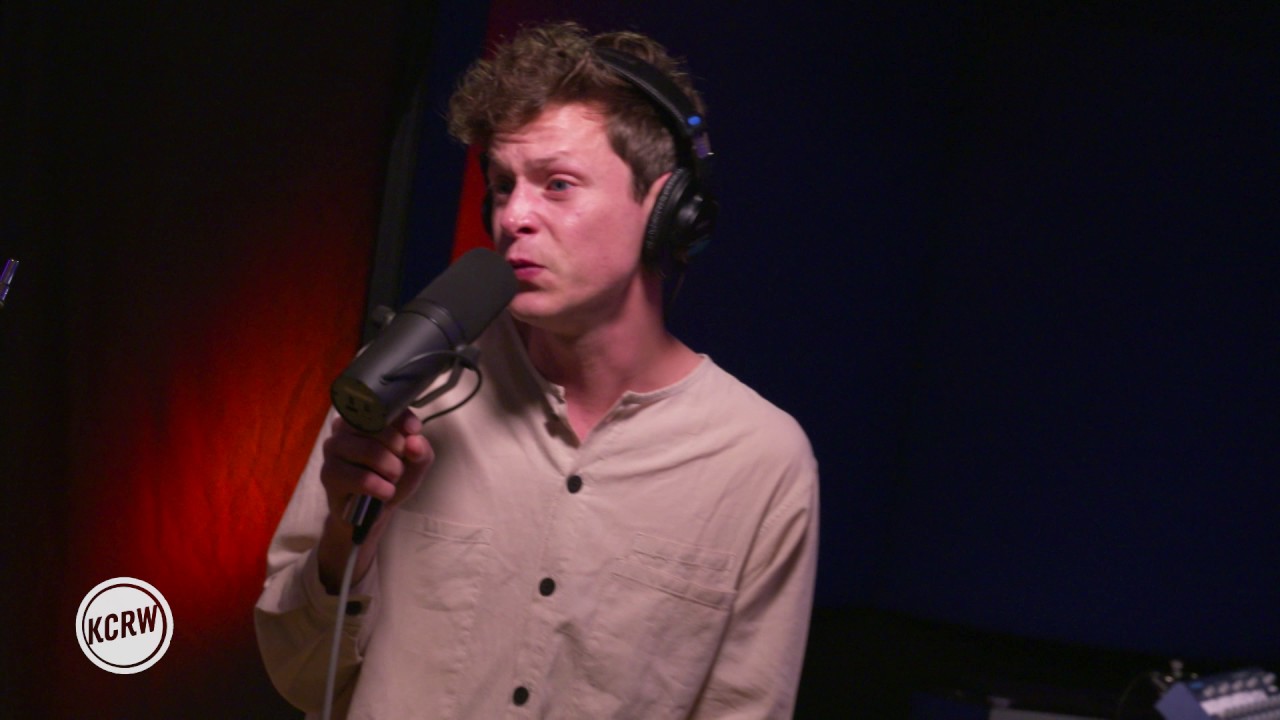 Perfume Genius performing "Slip Away" Live on KCRW YouTube