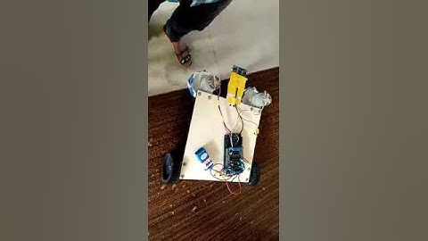 Automatic table cleaning robot video