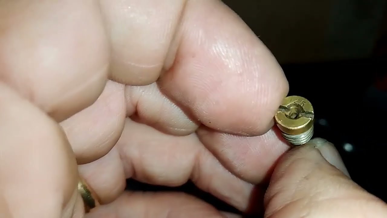 Resposta aos inscritos #5, onde fica os furos calibrados dos gicles?