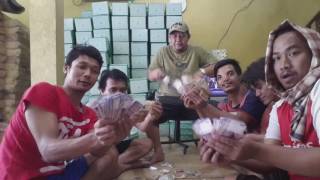 Super lucu keluar uang dari balik badan
