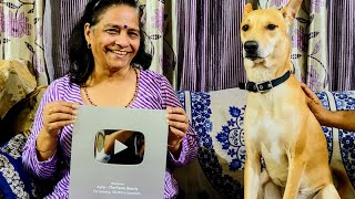 Unboxing silver button received by Aura from YouTube for completing 1lakh subscribers🐶🥈👪 #dogvideo