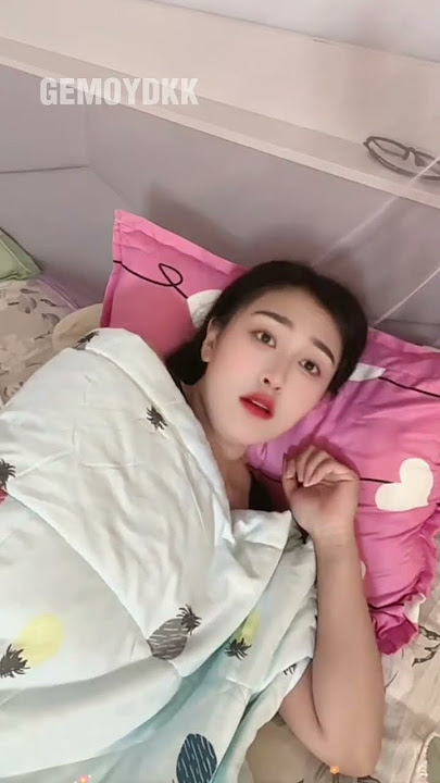 Ketahuan! Gemoy Lagi Ngintip Nona Muda Tidur 😹💤 Gemesnya Keterlaluan! #shorts #kucing