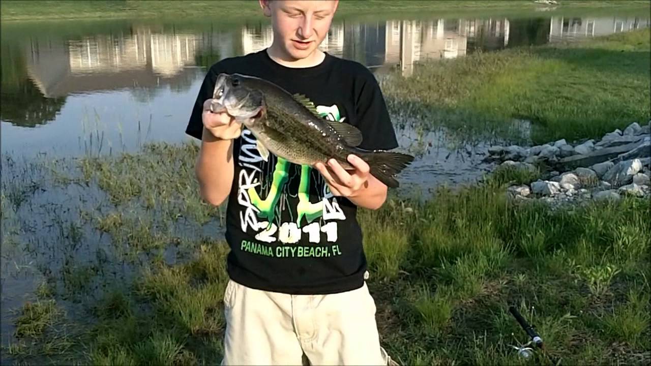 Spring Spawn Bass Fishing 2011 Noblesville, IN YouTube